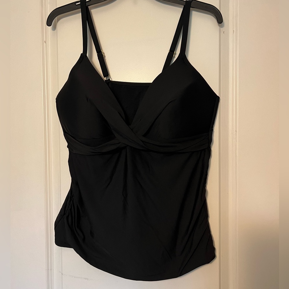 Kohl’s Tankini Top Black with Padding / 1X / Brand is “Freshwater”
